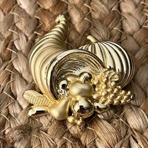 Danecraft Gold Tone Cornucopia‎ Horn of Plenty Brooch